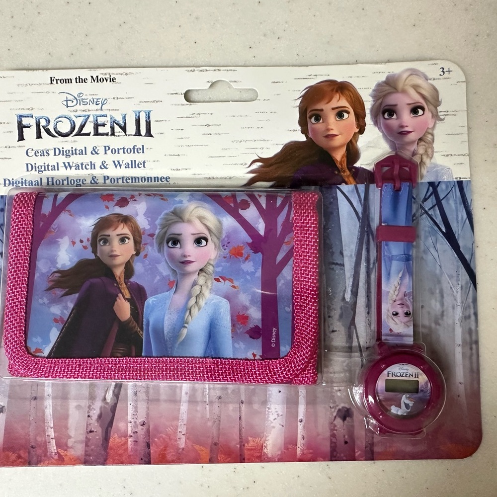 New Disney Frozen II Digital Watch and Wallet Set